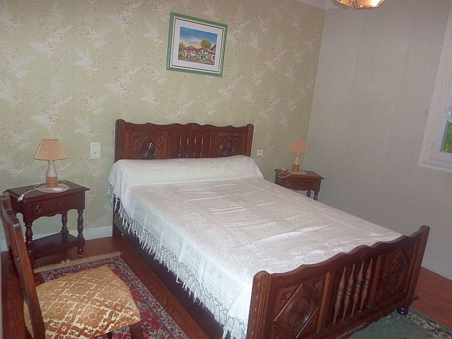 Appartement-Ybargaray-chambre-lit-double-blanc---Lacarre