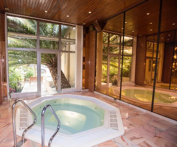 Arc-Hôtel jacuzzi