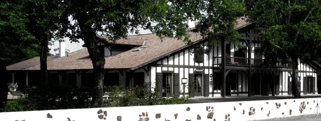 Auberge des pins façade web
