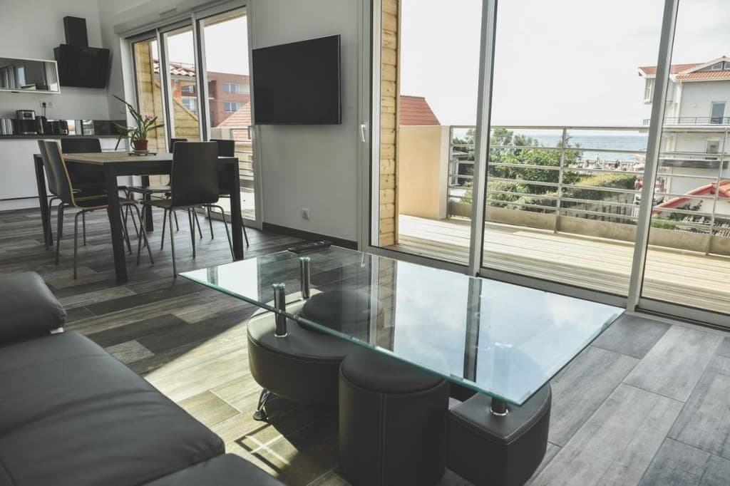 BODYGOPENTHOUSE CAPBRETON