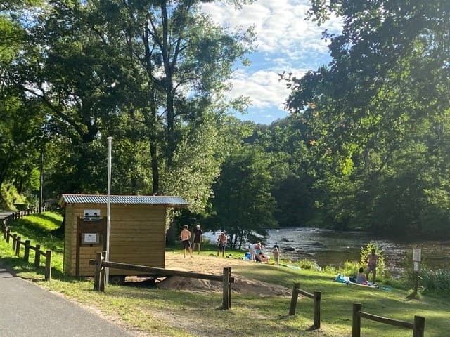 Baignade à Lathus-Saint-Rémy