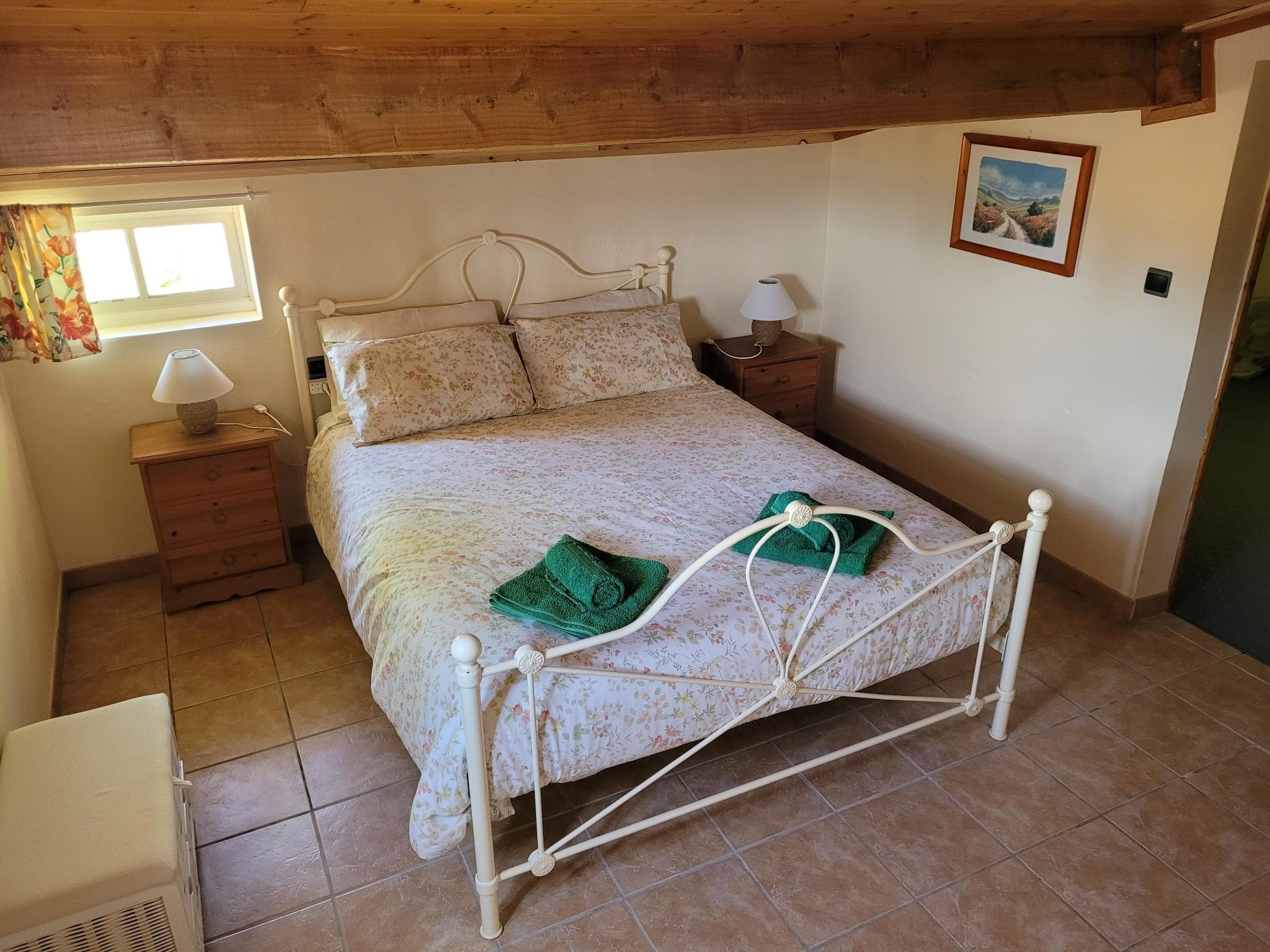 Bedroom double bed