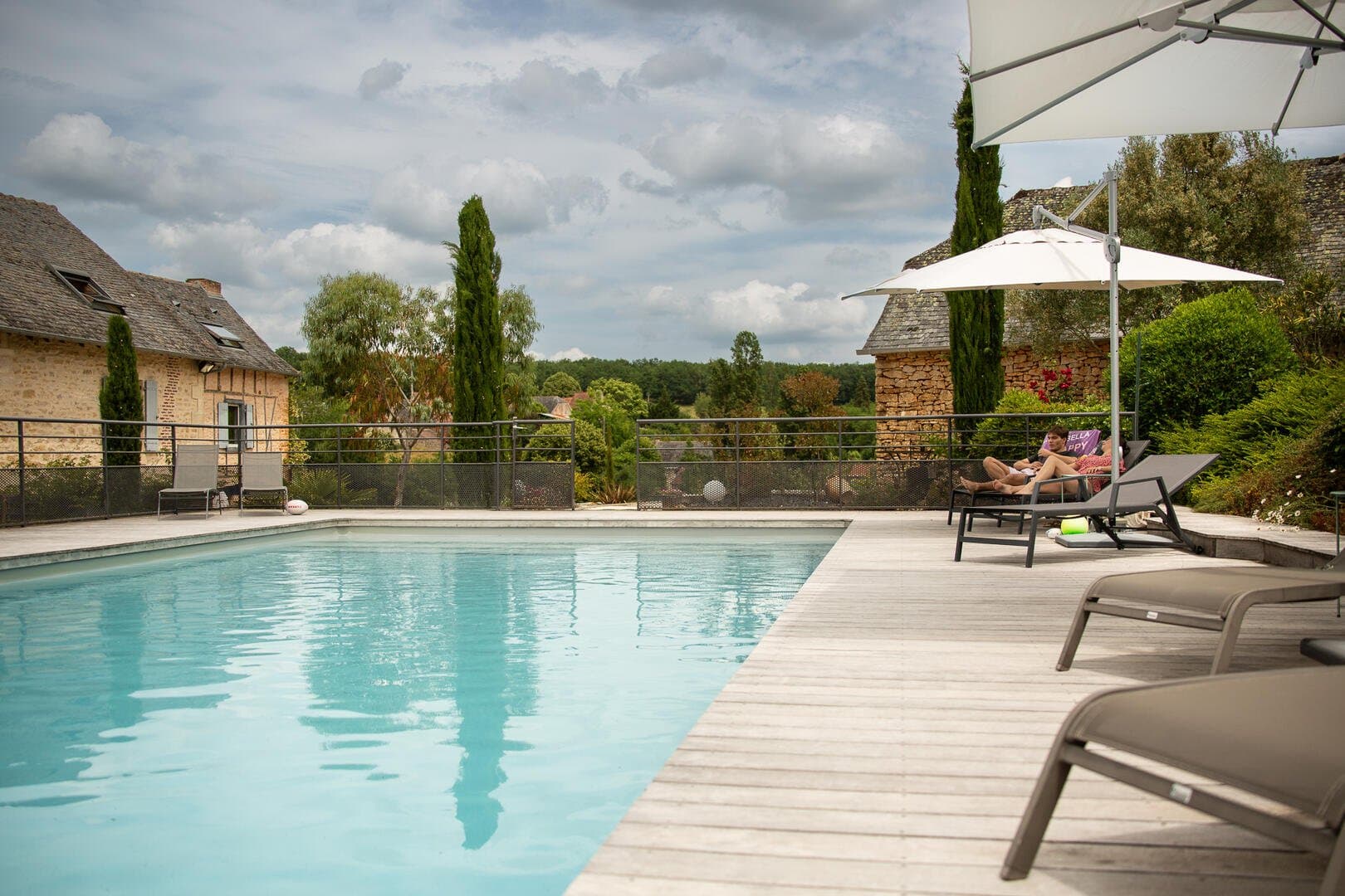CHO_Terrasson_La Maiosn de Léopold_piscine