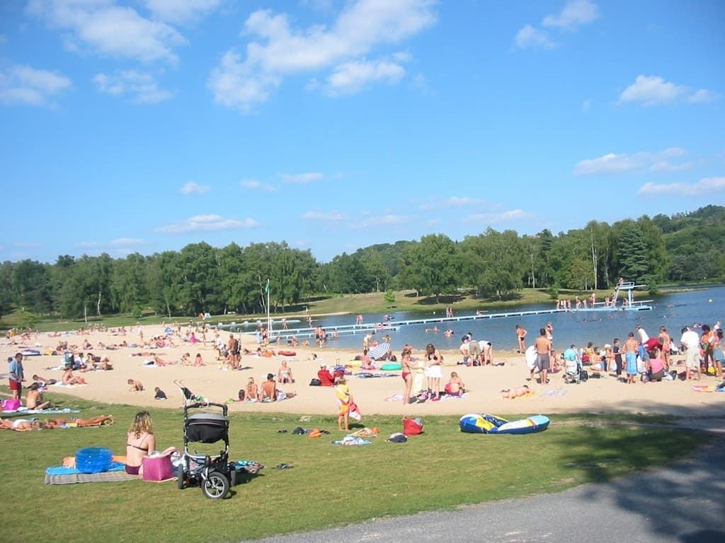 COTTAGES_DU_LAC_DE_MIEL_BEYNAT_LAC_PLAGE_6