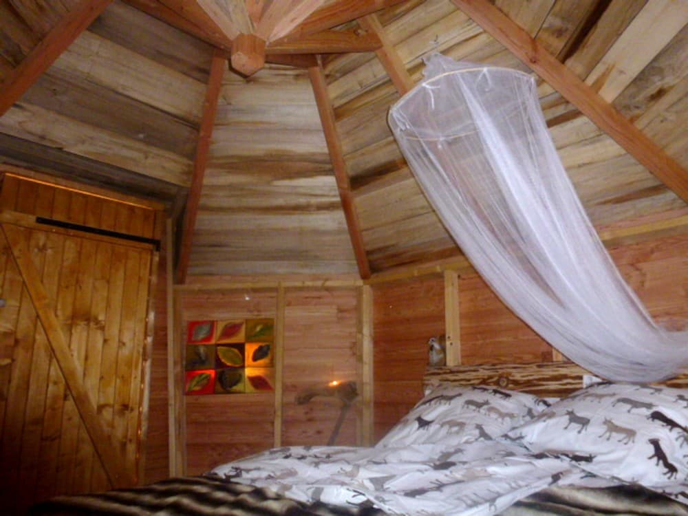 CabanesSilvae-Camps_cabaneEcureuilLit_39