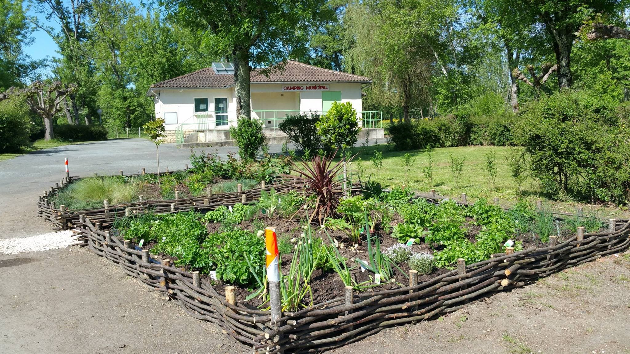 Camping Le Pré Sec - Tocane Saint-Apre (2)