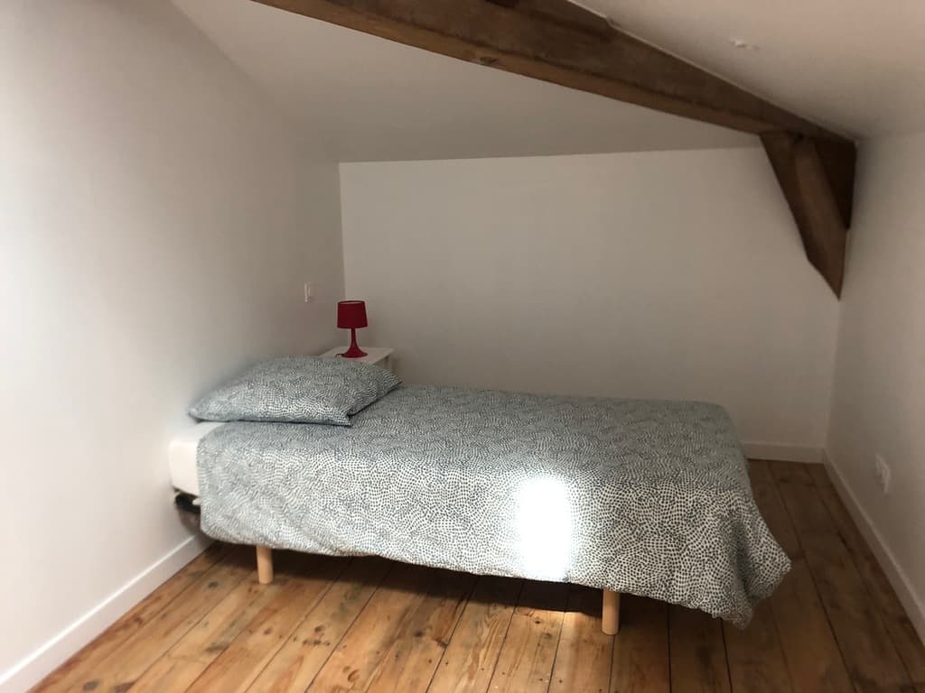 Chambre 1 personne étage Maison Bordenave ©OTC