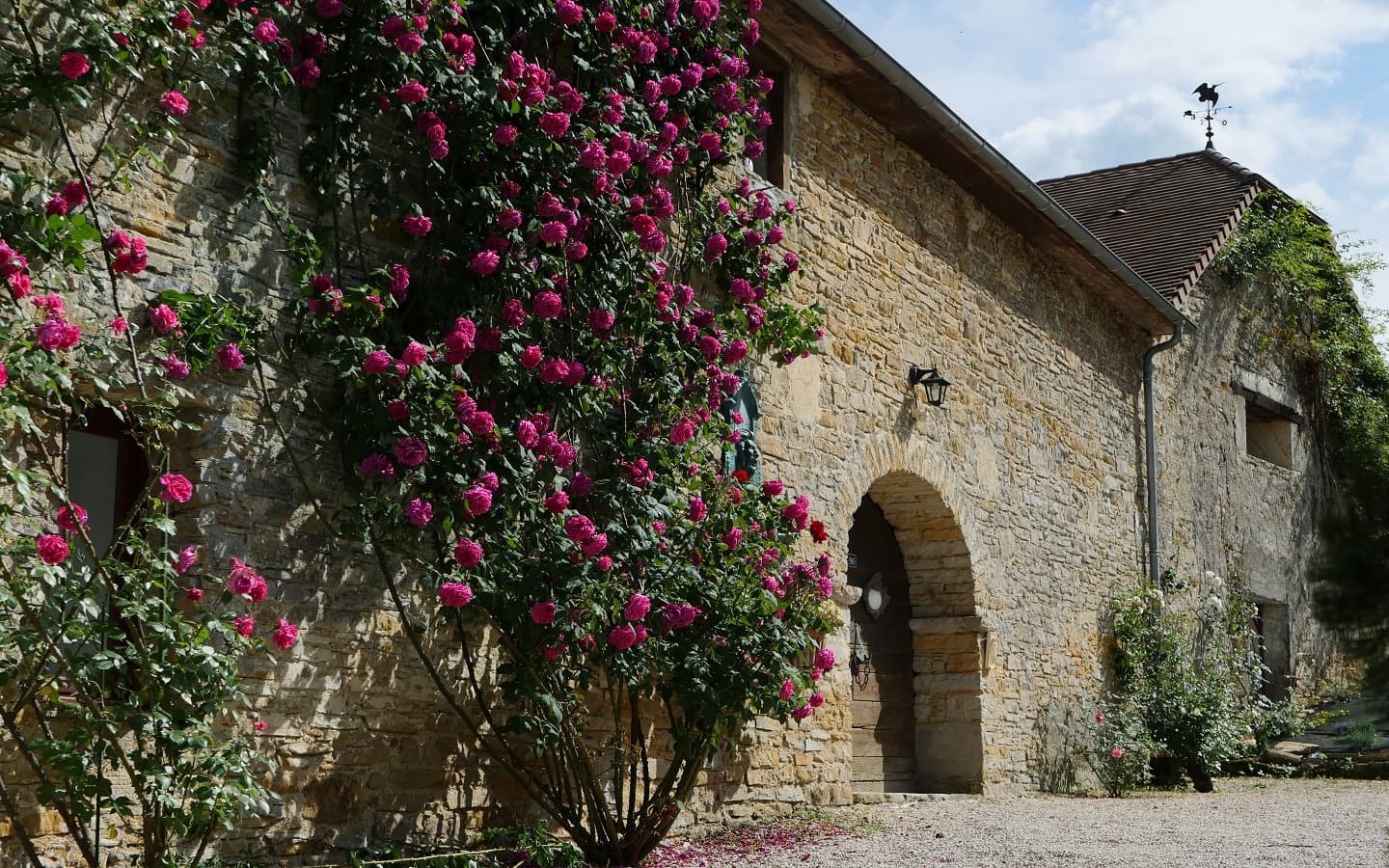 Chambre-d-Hotes-Secret-Pyrenees---Facade-II--Tobias-MEWS-