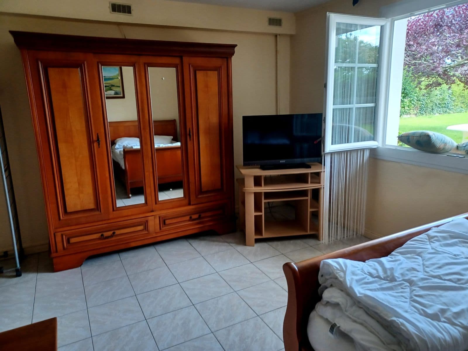 Meublé Hustaix - Chambre