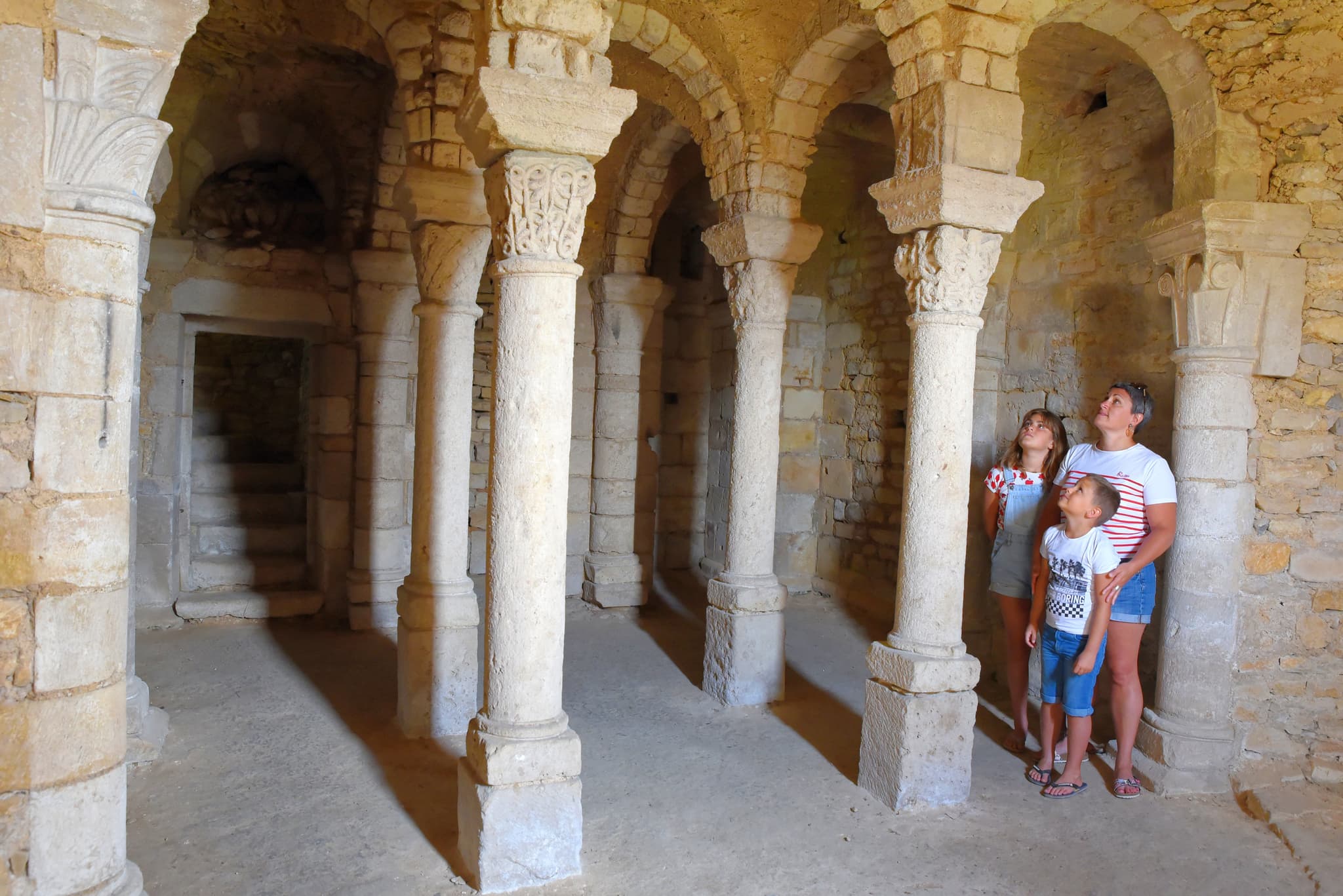 Champdeniers-crypte-eglise (pw)2035