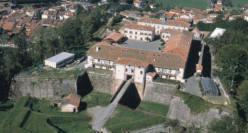 Citadelle St Jean Pied de Port - vue aérienne