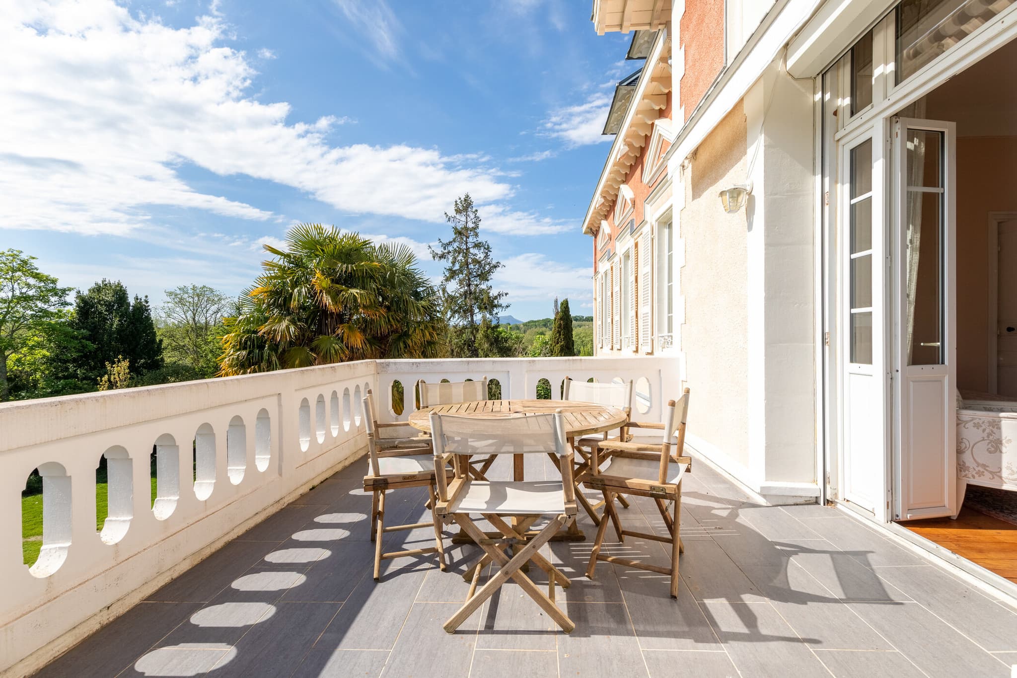 Appartement Coraline terrasse vue jardin domaine de bassilour