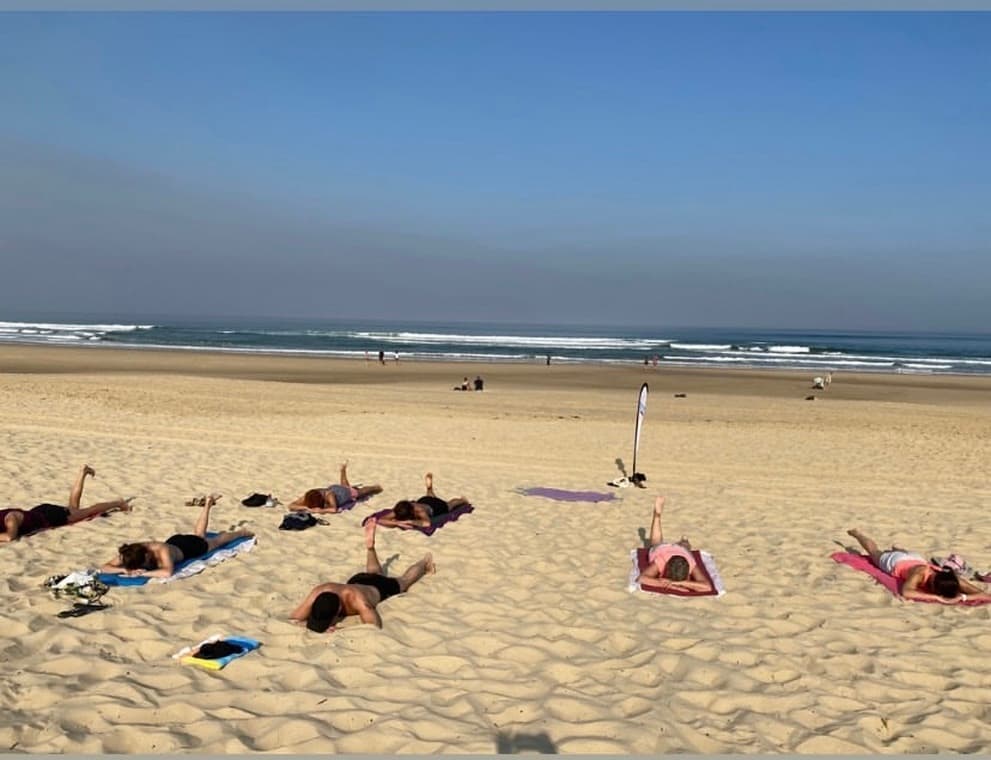 Cours de pilates à la plage (Copier)