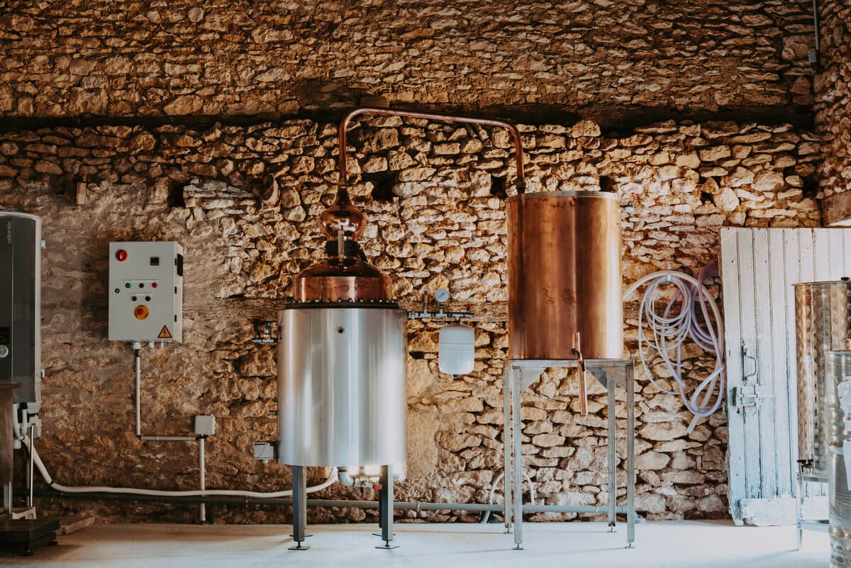 DEG_Distillerie de l'Ort_distillerie©Emi Makarof (1)