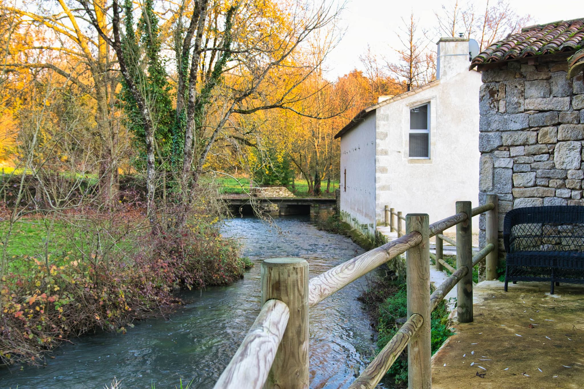 Gîte en bord de rivière.