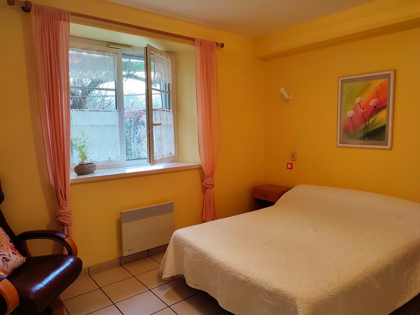De couleur et d'eau fraîche - Maison - chambre rose