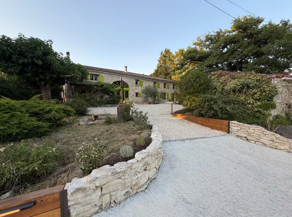 Domaine la Bellevue Esclottes façade3