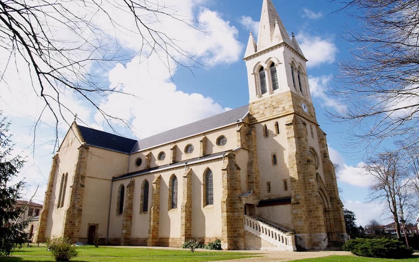 Eglise St Vincent Ustaritz 1440x900