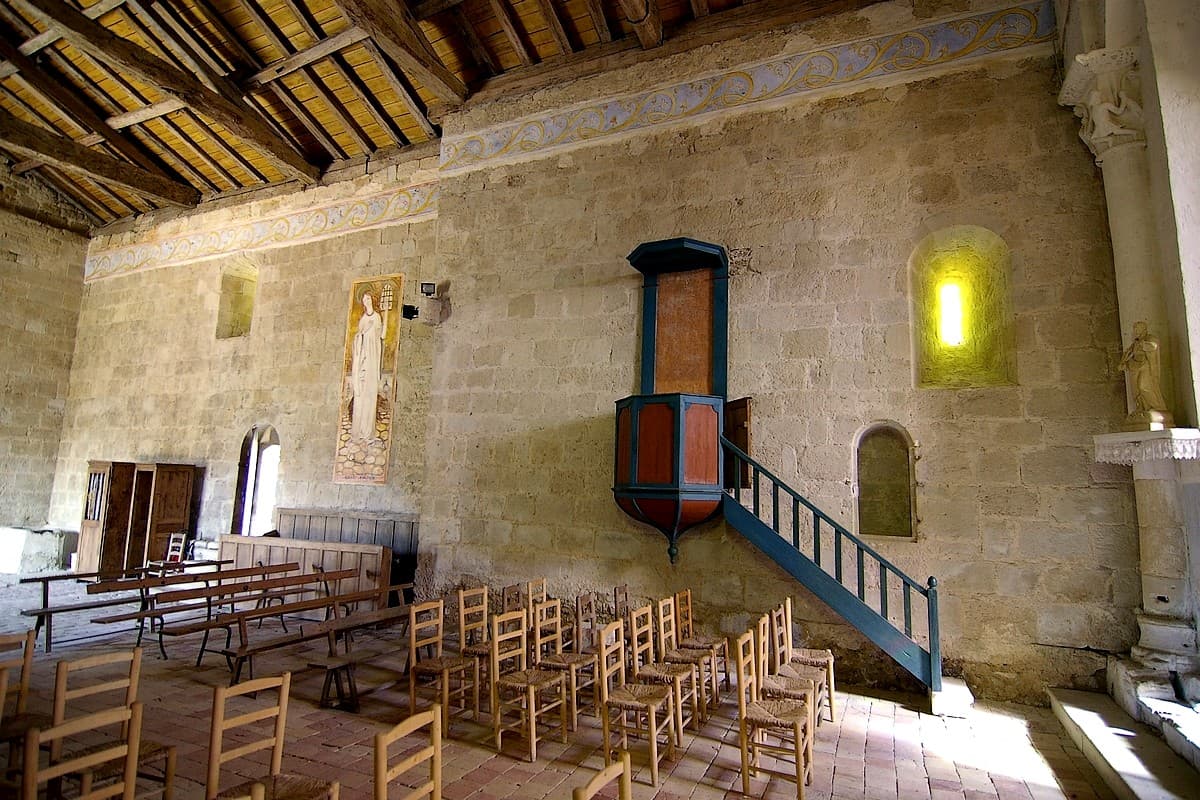 Eglise-Ste-Colombe-chaire--CRMH-Aquitaine