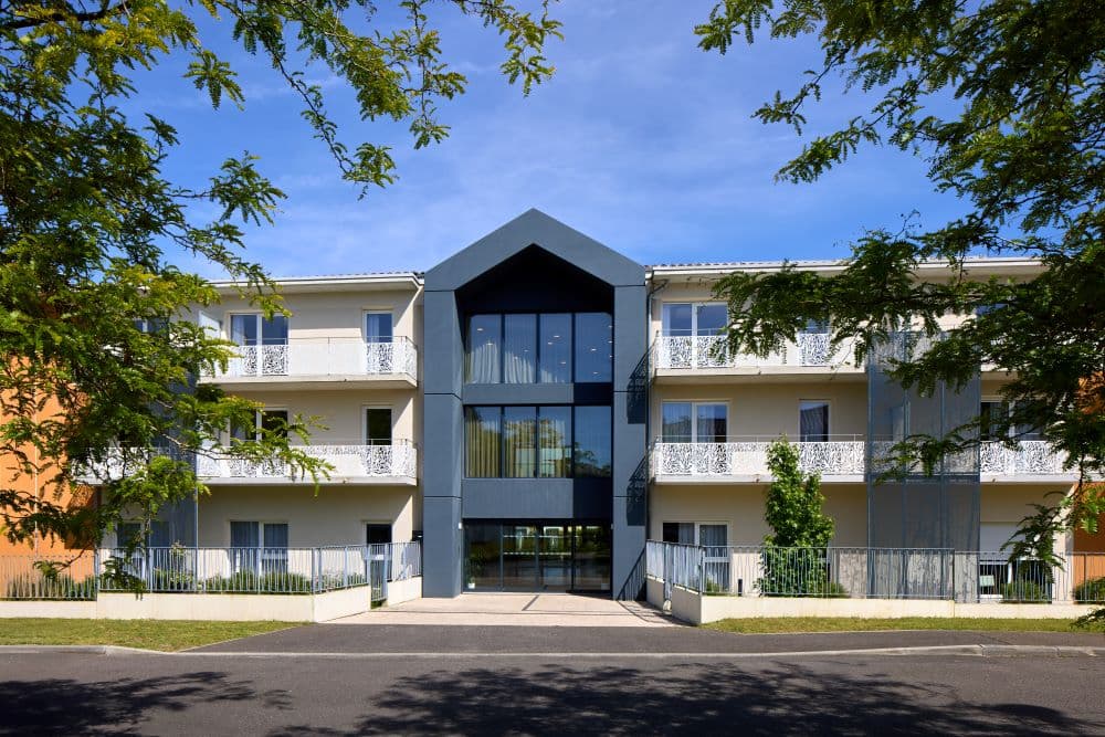 Extérieur entrée résidence 1