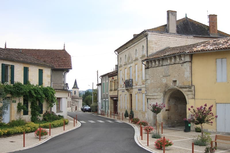 Eynesse village 2