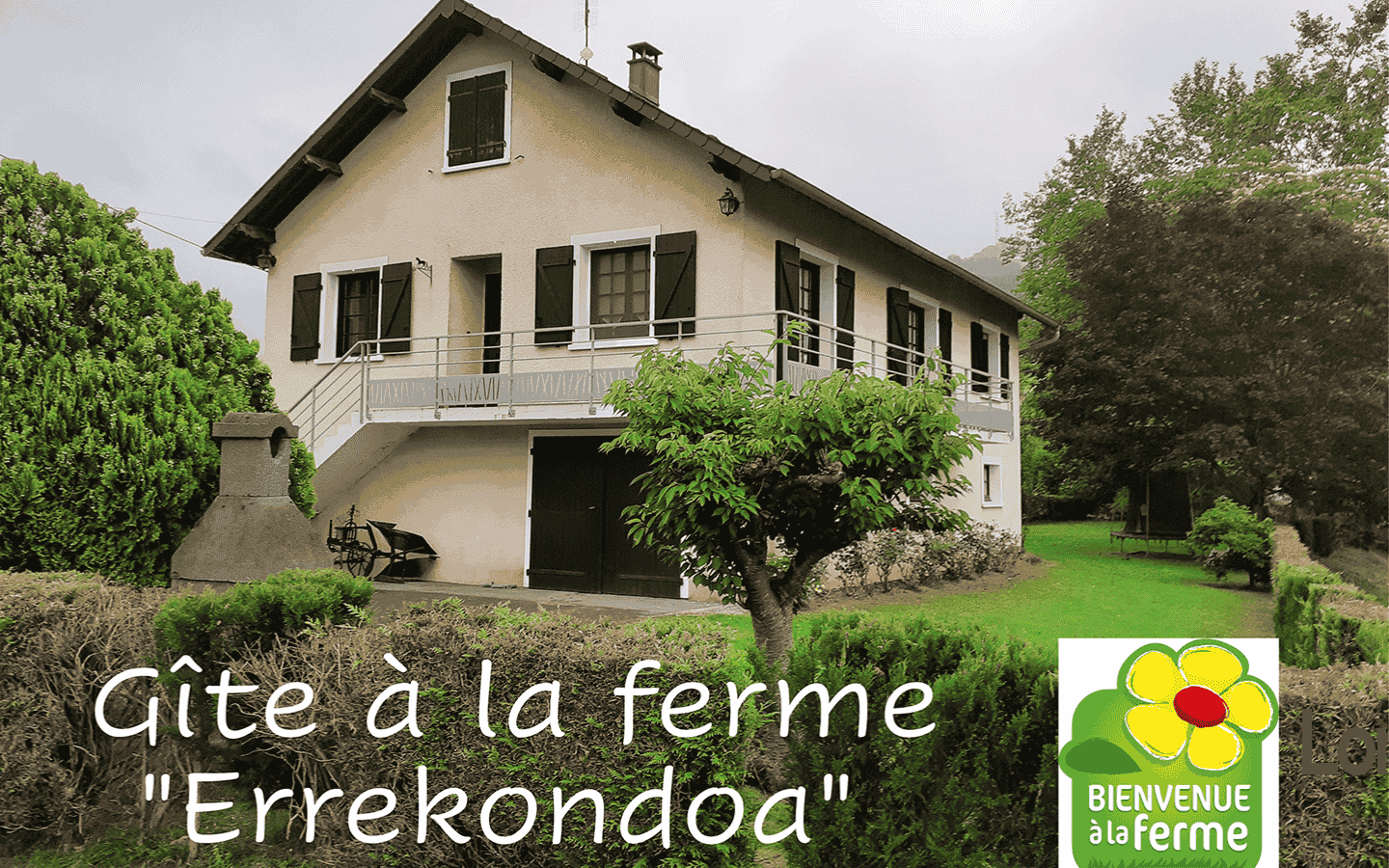 Façade gîte Errekondoa Roquiague Soule Pays Basque