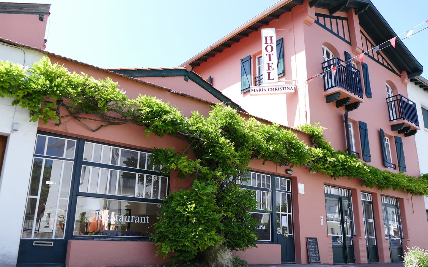 Facade1-1440x900