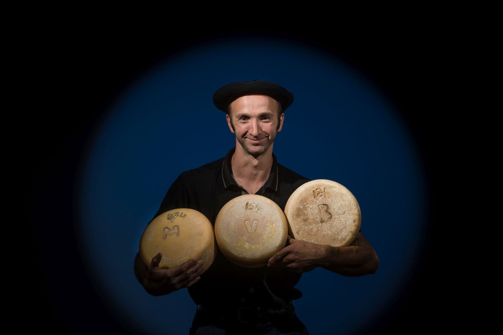 Joseph fabrique du fromage pur brebis, pur vache et mixte.