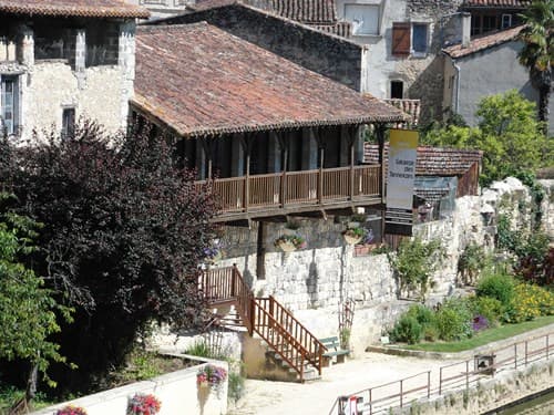 Galerie de Tannerie Nerac Vue cote quais de Baise