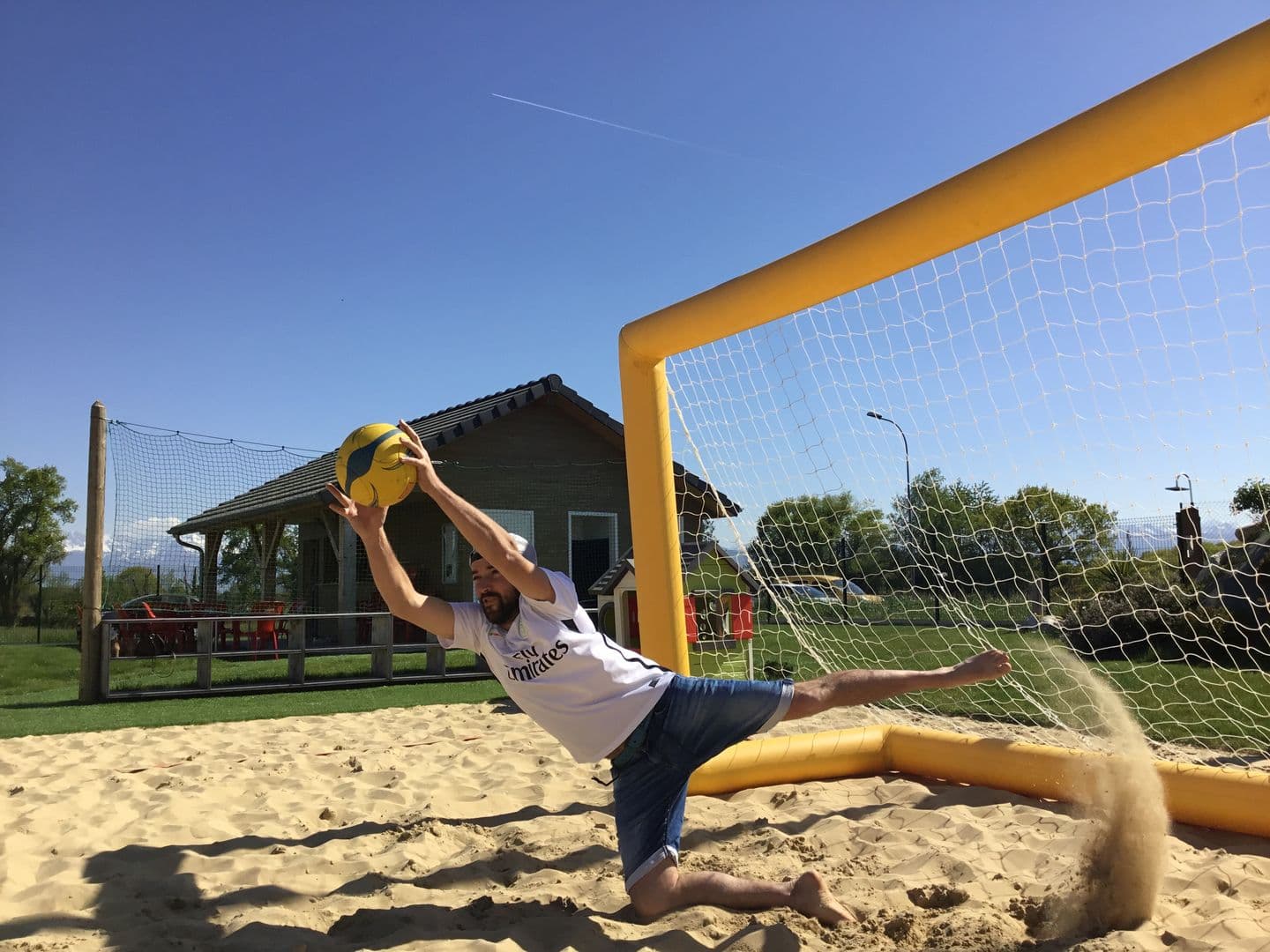 Ger, terrain de beach grains de sport