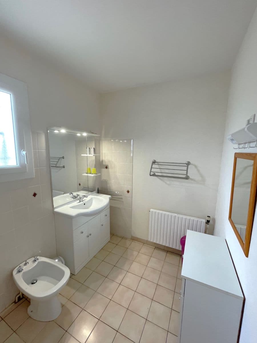 Gite-Le-Fougeau (salle d'eau 2)