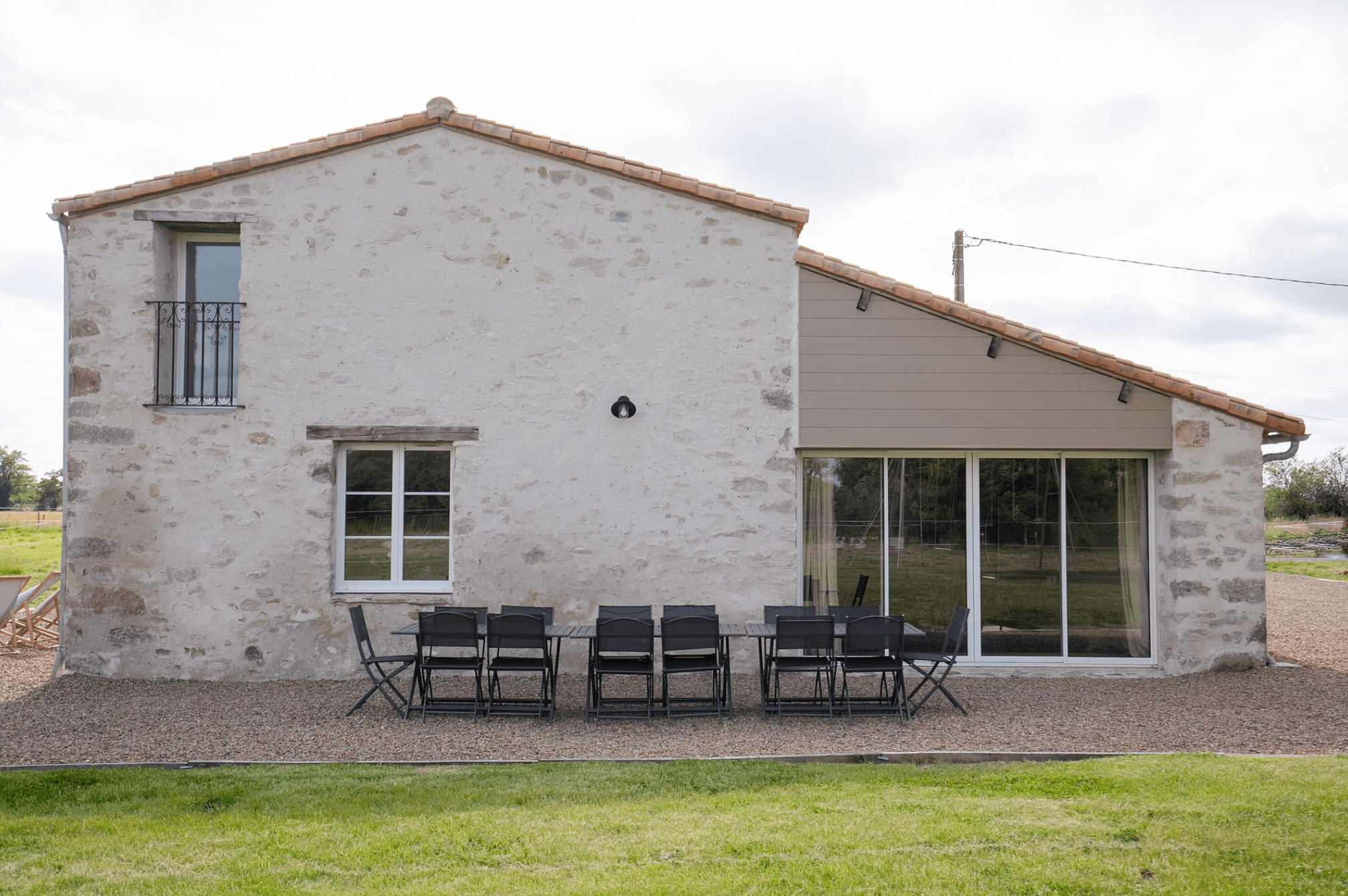 Gite des Buardieres - facade baie vitree