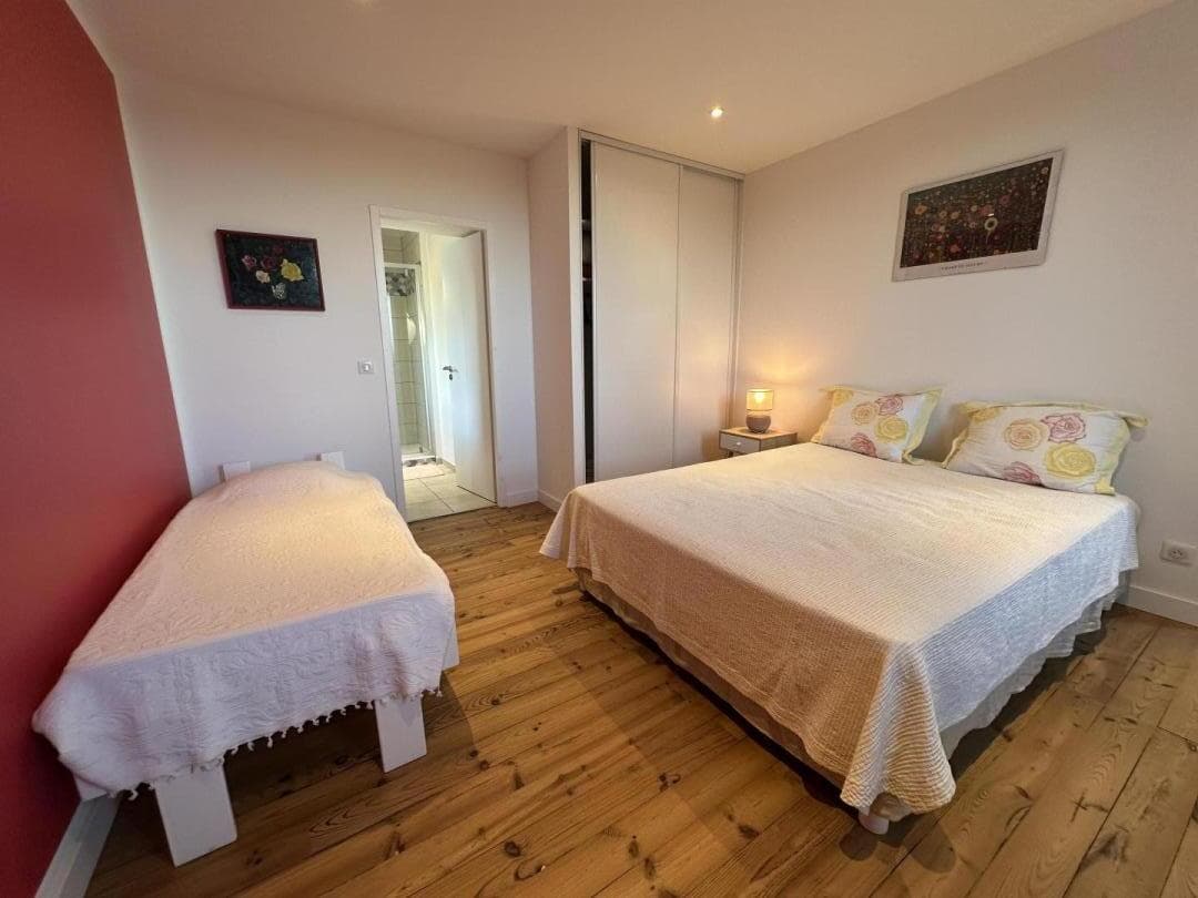 Gîte du Muth Chambre 2 rouge étage - 3 pers. ©GDF