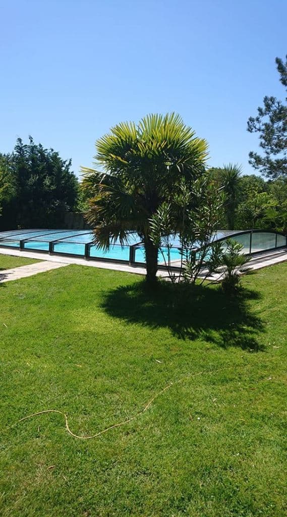 Piscine et jardin