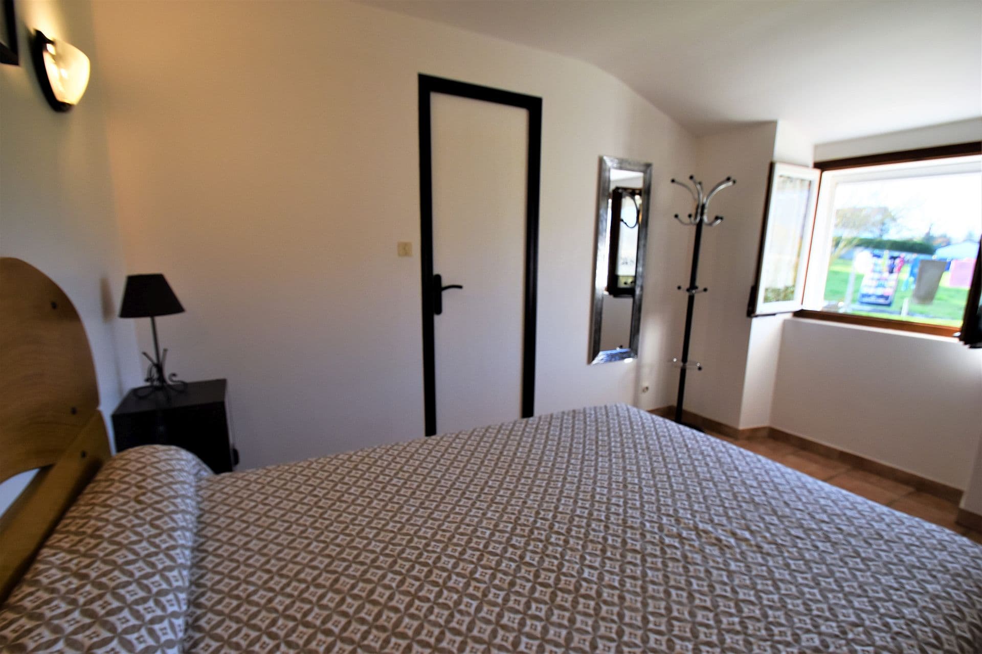Gueracague- chambre vue dehors- Ascarat