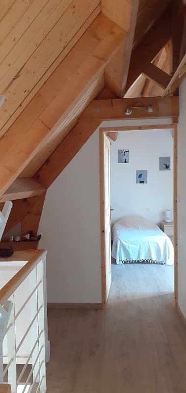HLO_Rouffignac_Gite les sapins_couloir vers chambre_octobre 2022