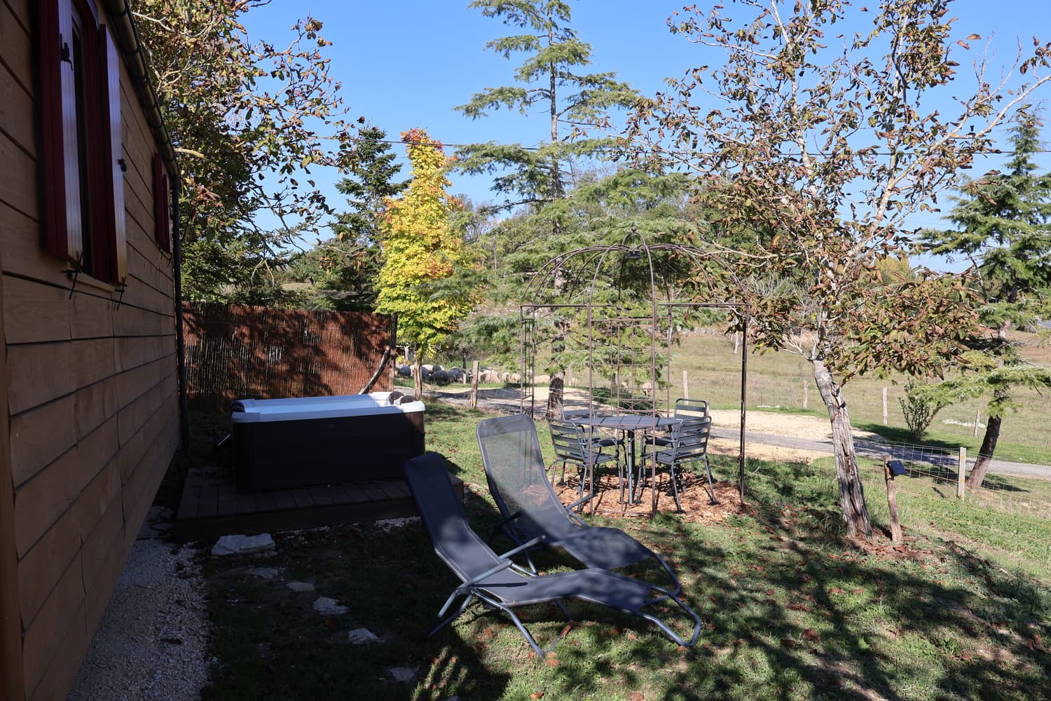 HLOAQU047V50NGRQ_Terrabulle_jardinavecSPAprivatif_13