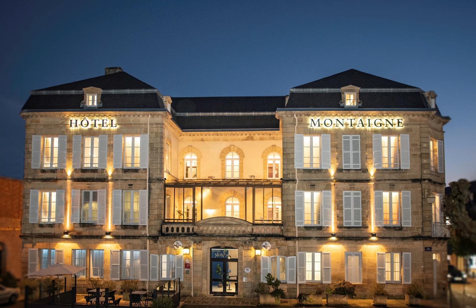 HÔTEL MONTAIGNE