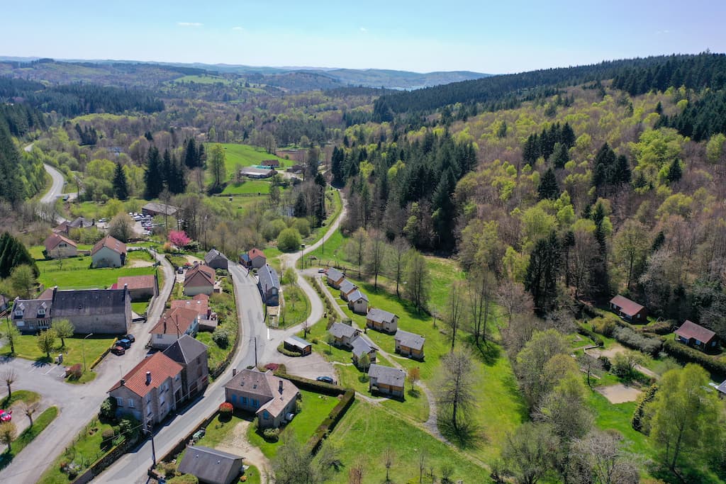 Hameau Gites RoyereVassiviere - Vue situation