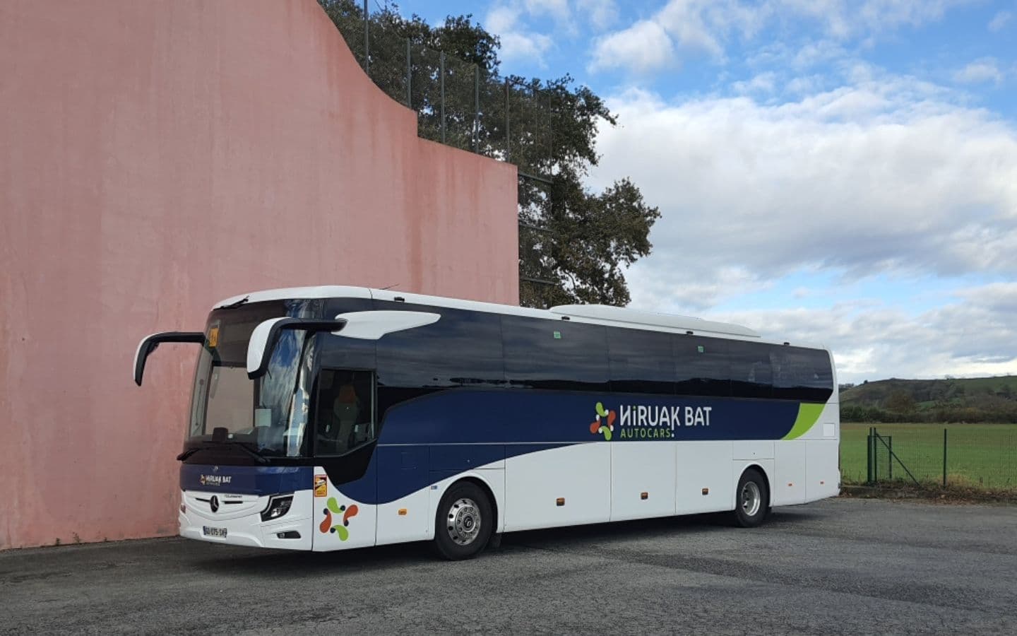 Hiruak Bat_Autocar Bayonne_Car