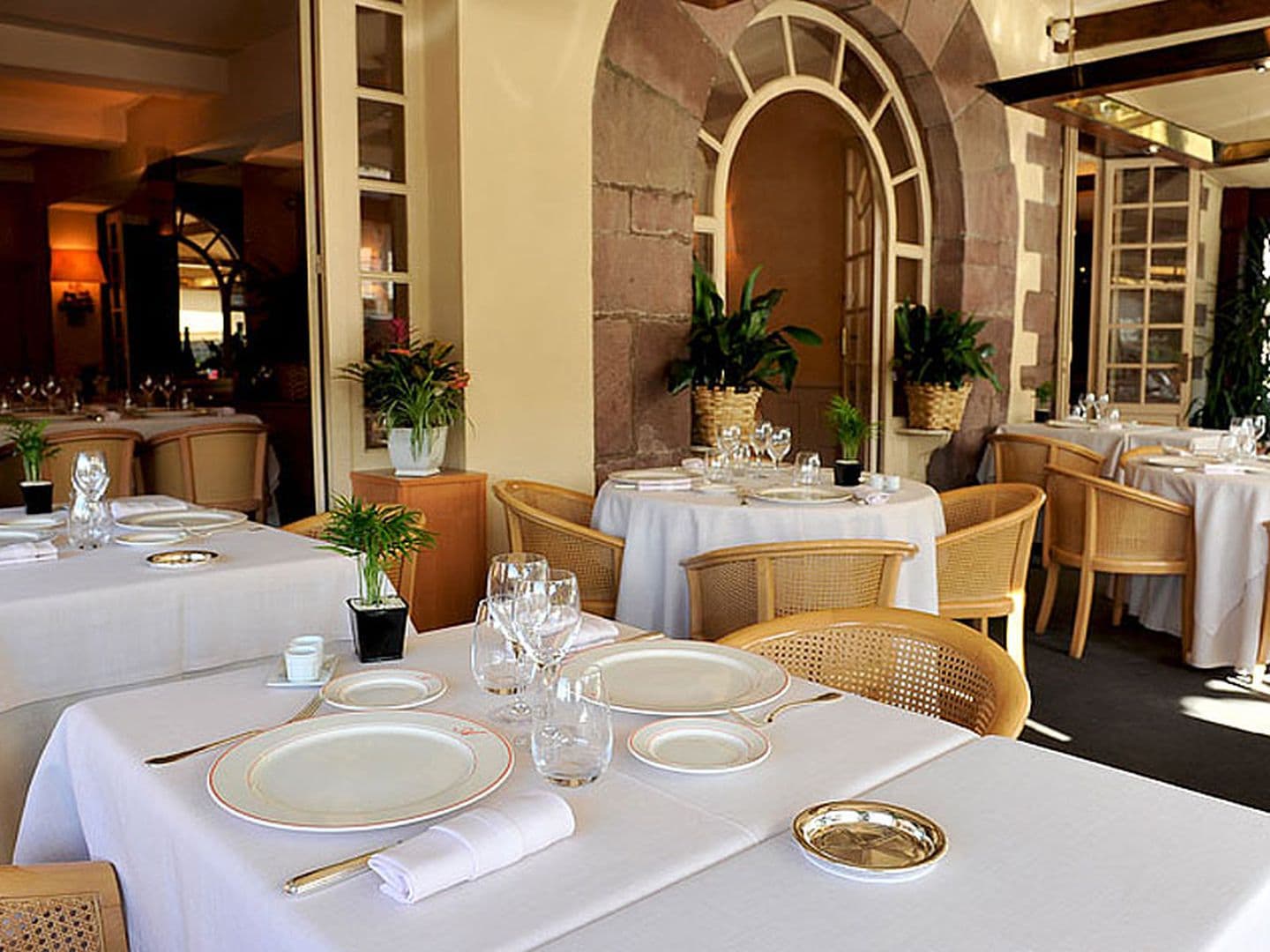 Hôtel Les Pyrénées - salle de restaurant - Saint Jean Pied de Port