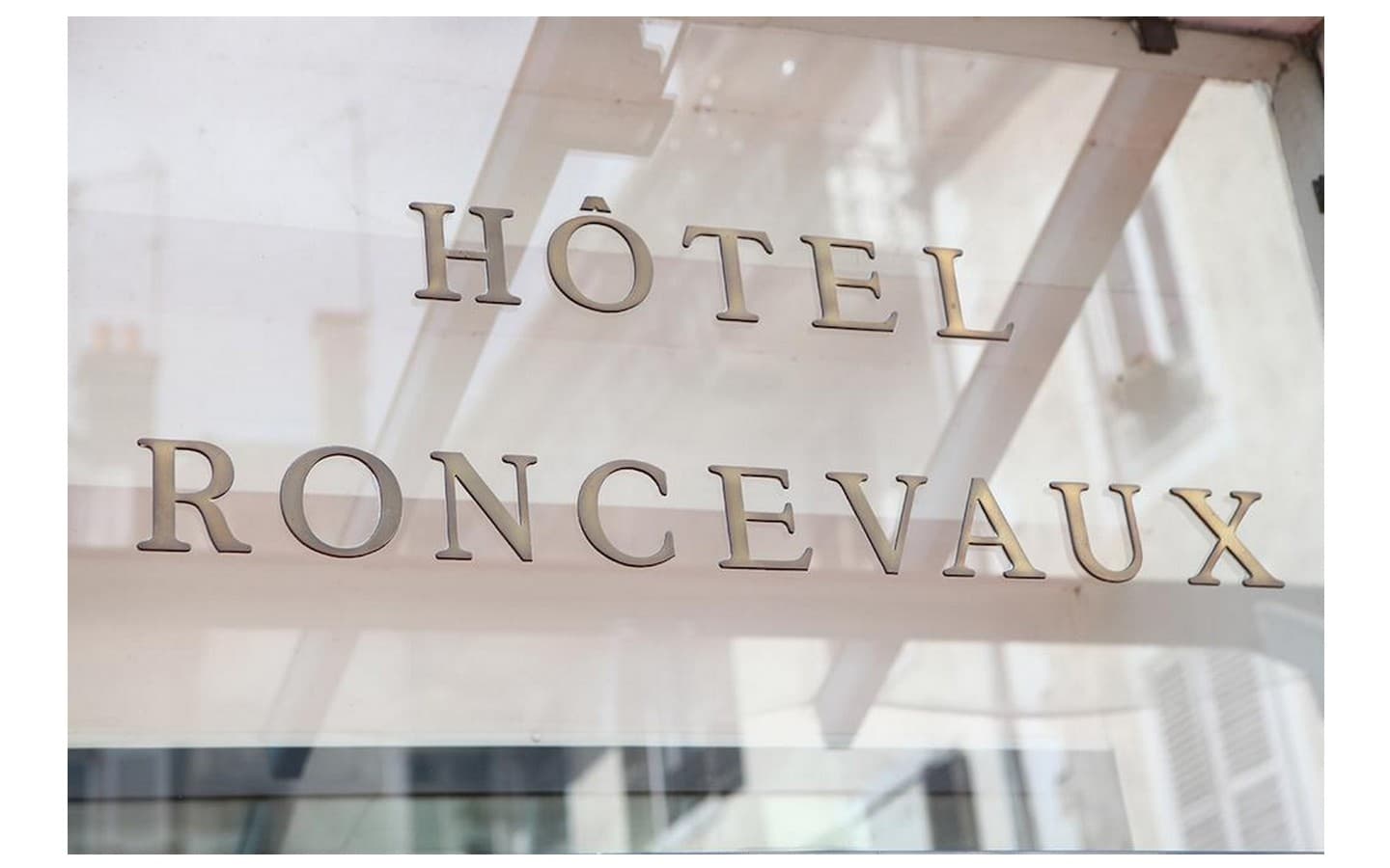 Hôtel Roncevaux - Pau - Panneau