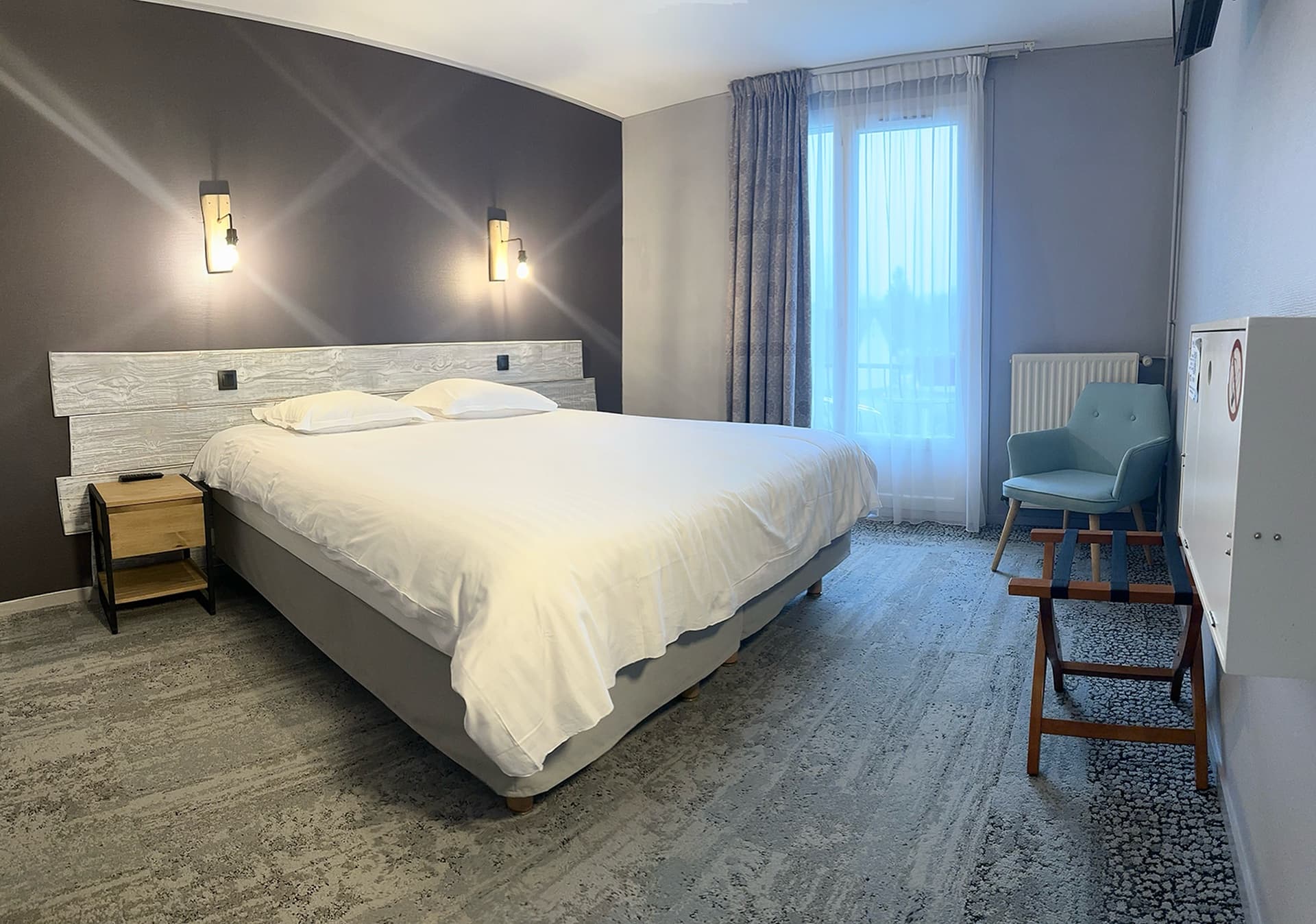 Hotel-de-l-ours-Chambre double superieure-ARETTE(©Hotel-de-l-ours)