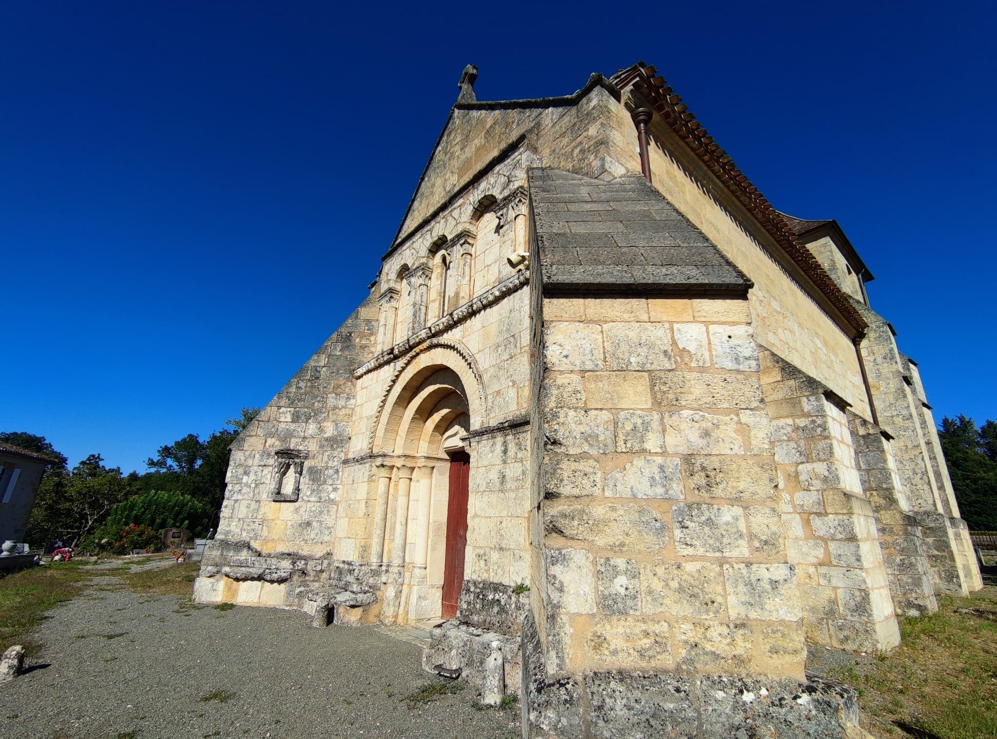 Façade et portail de l'église Sainte-Colombe - Sainte-Colombe