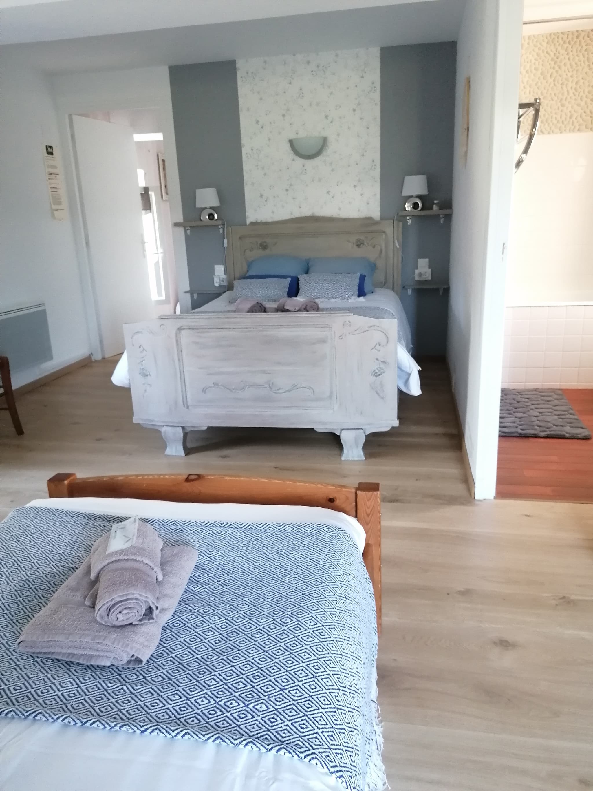 CHAMBRE PAPILLONS POUR 4-7 PERSONNES