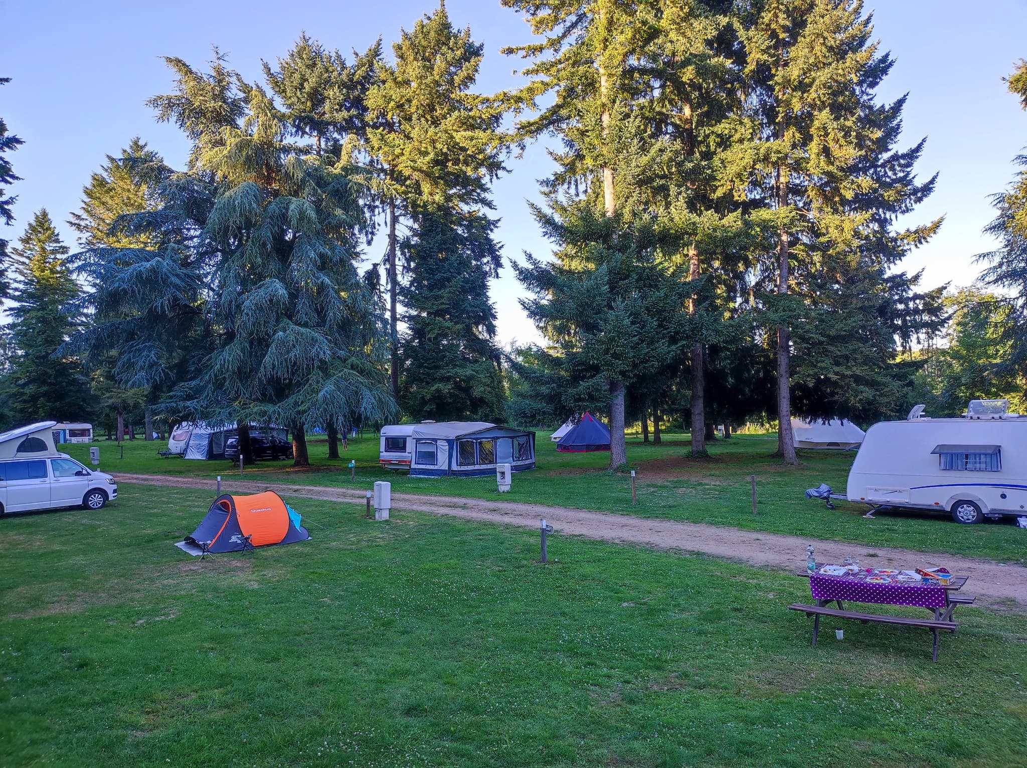 Camping Aire du Grand Pré - St Pierre de Maillé