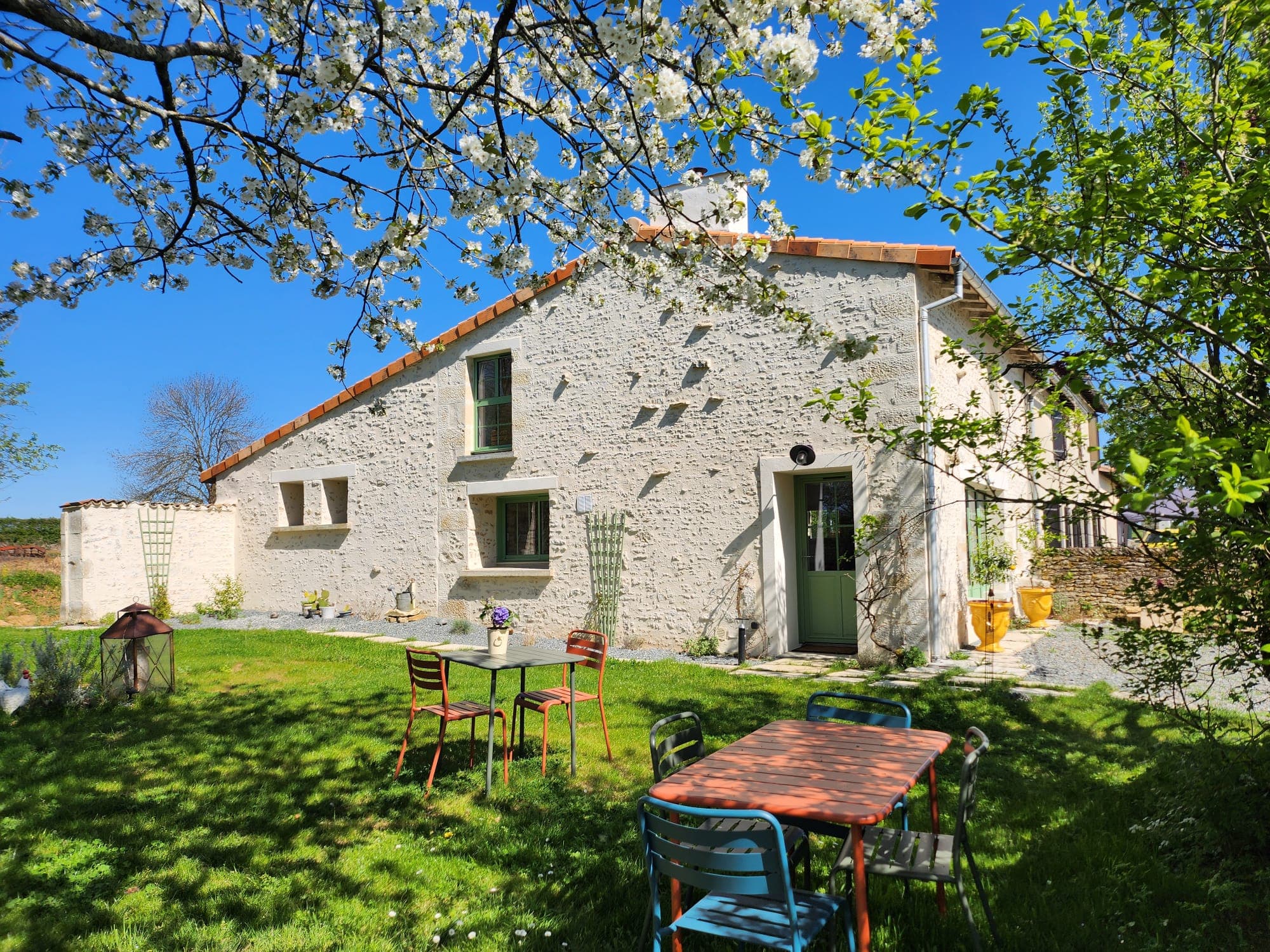 Exireuil entrée de la Petite Maison
