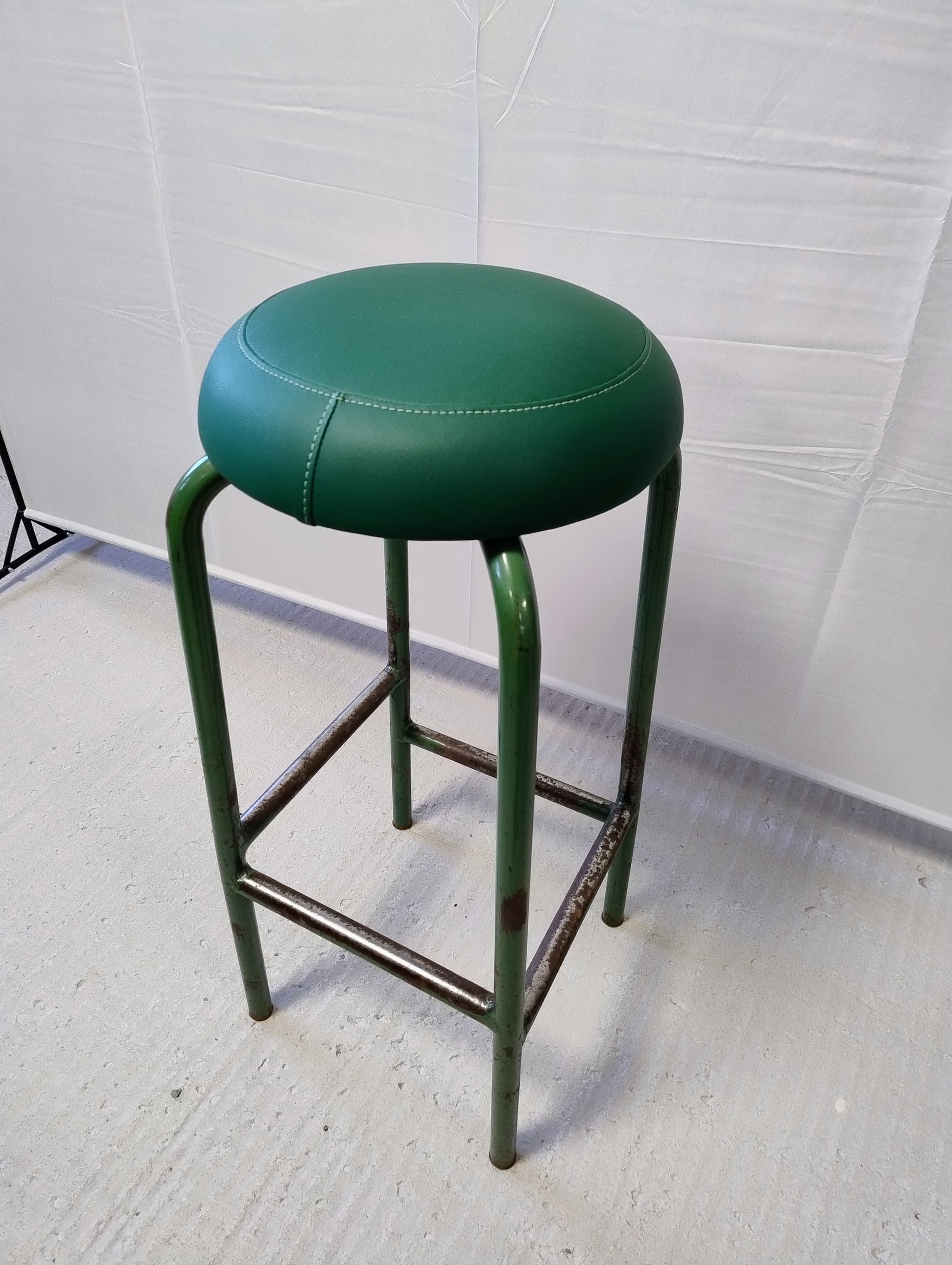 Réfection totale et personnalisation de tabouret