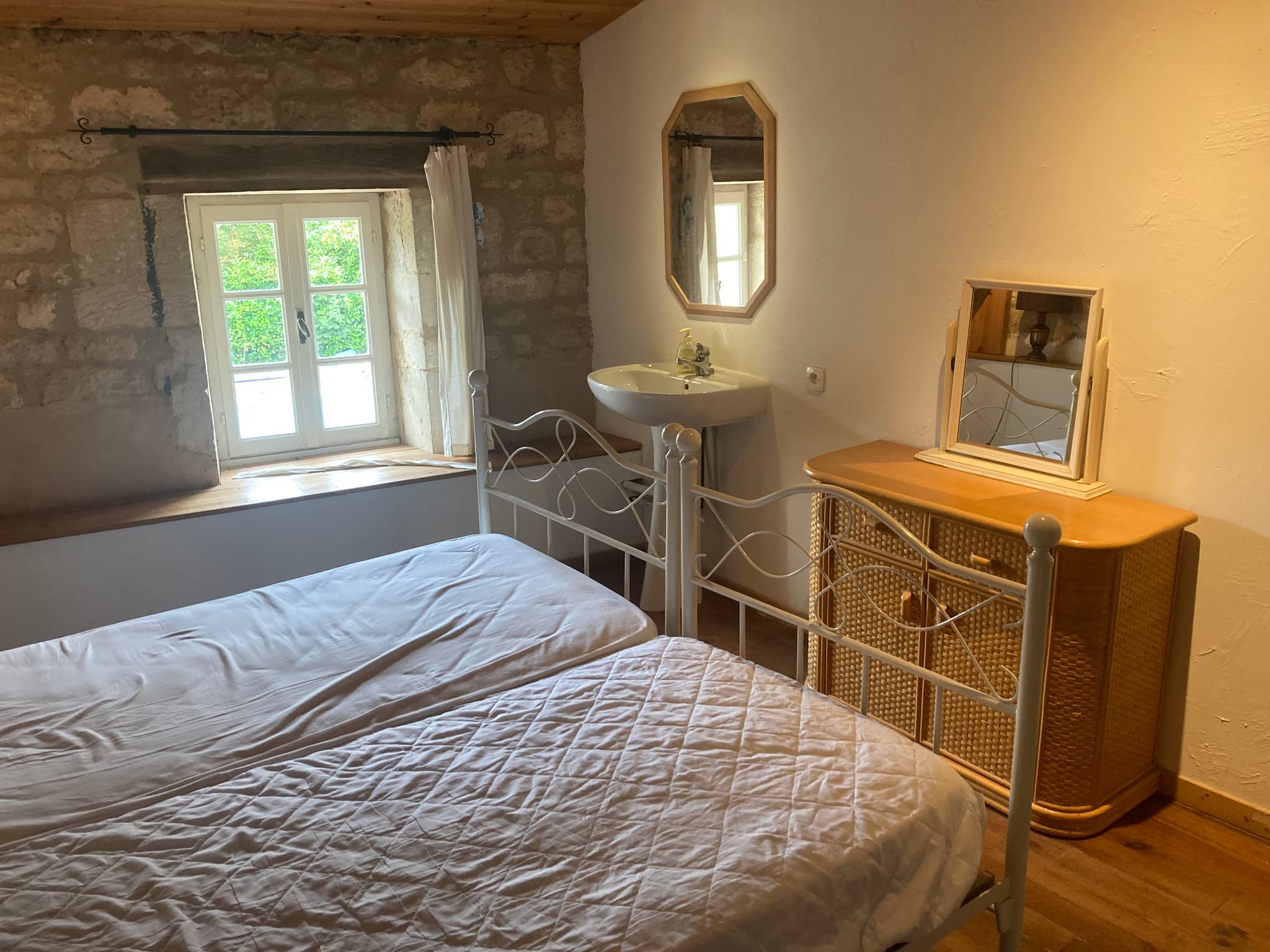 Chambre 3 avec lavabo