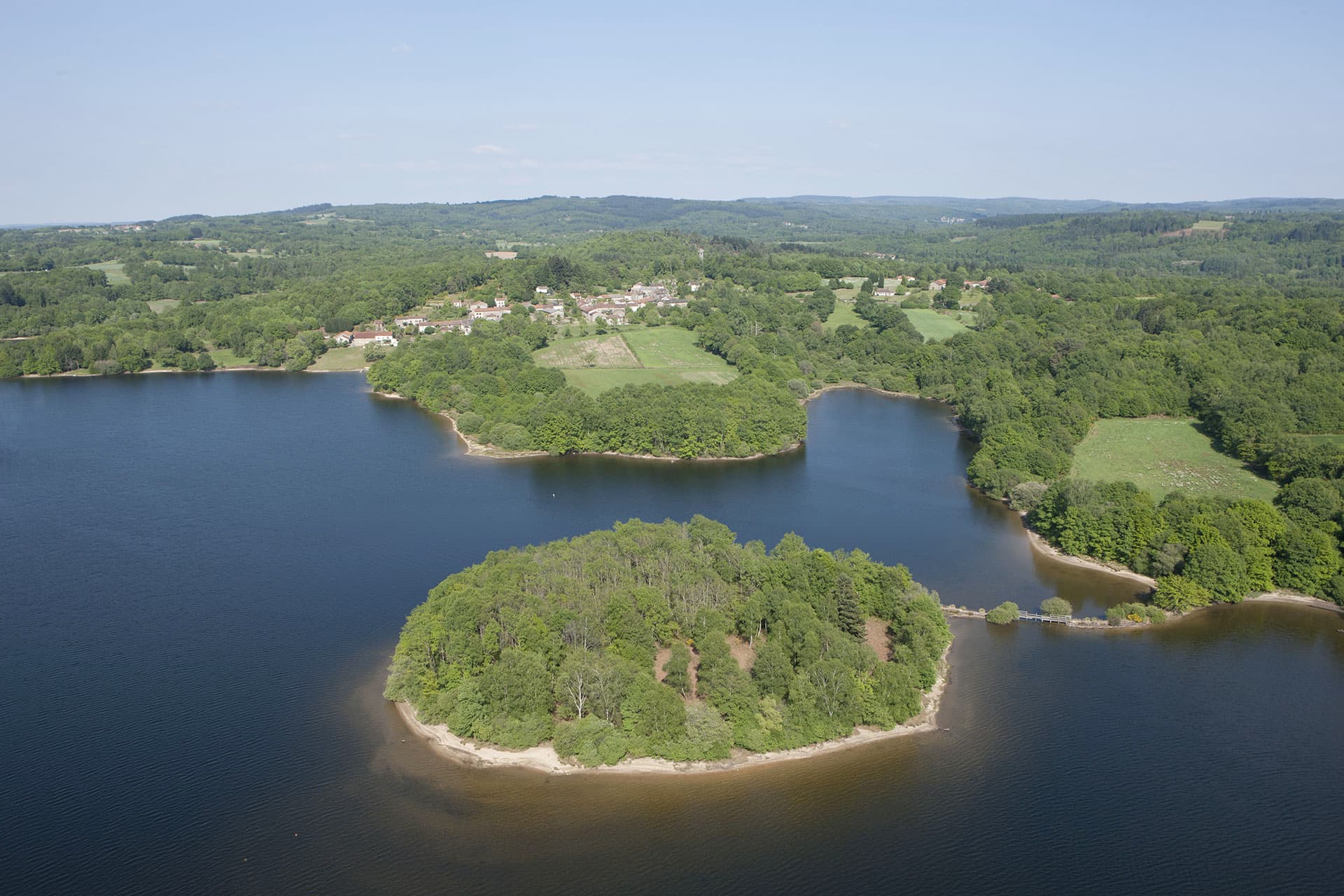 Ile aux enfants du Lac de St Pardoux